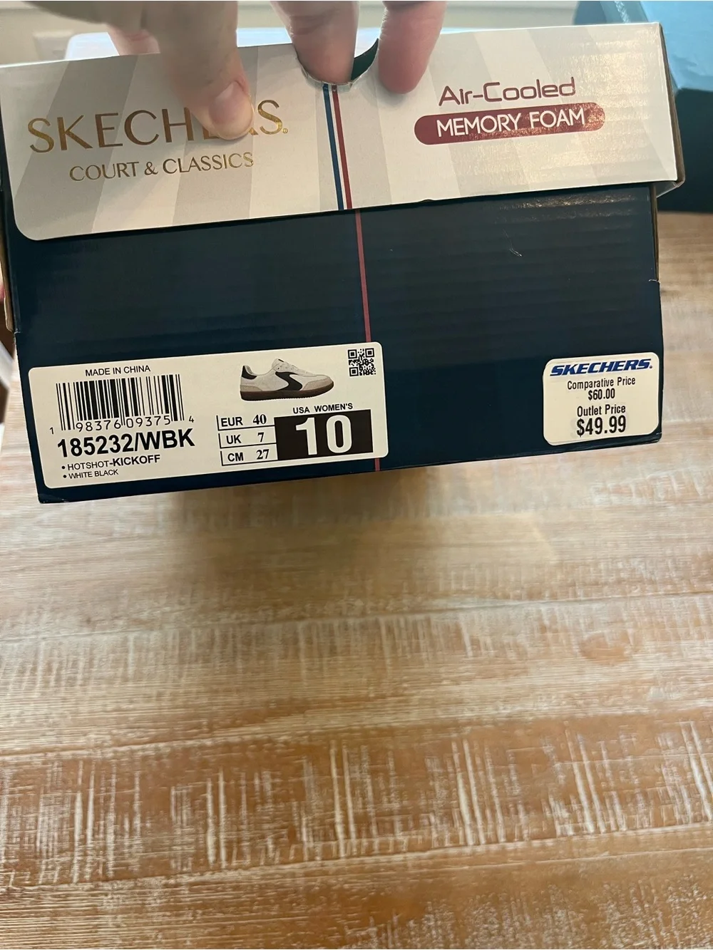 Sketchers Sneakers